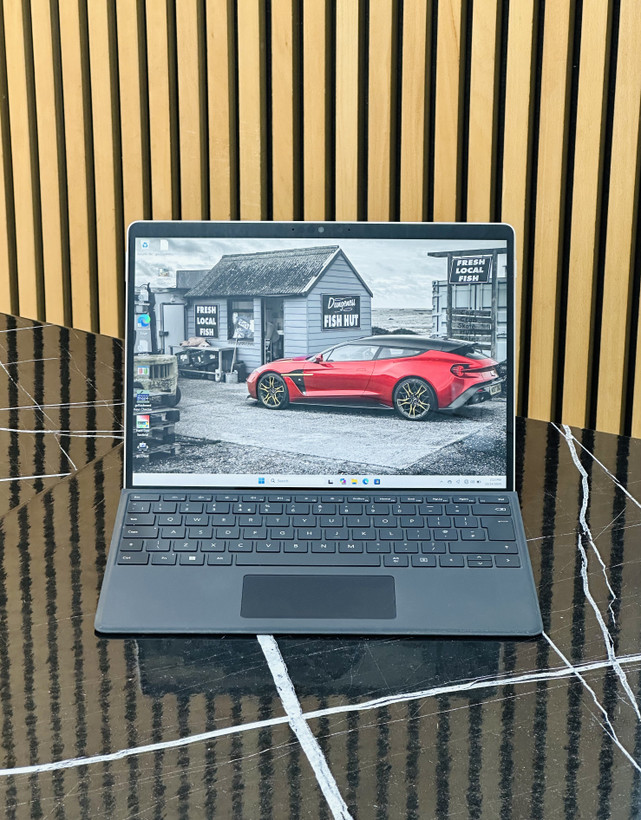 لپ تاپ مایکروسافت سرفیس پروram :16-ssd:256- cpu i5: 9 کیبورد دار