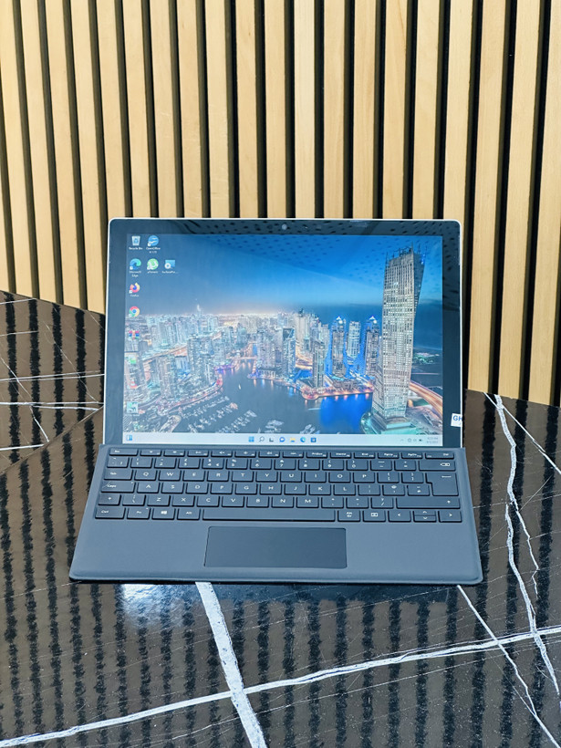 لپ تاپ مایکروسافت سرفیس پرو +7 پلاس ram :8-ssd:256- cpu i5: