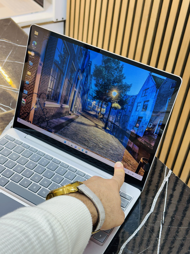 لپ تاپ مایکروسافت سرفیس لپ تاپ گو1 laptop microsoft surface laptop go1 ram :8 -ssd:256 cpu:i5