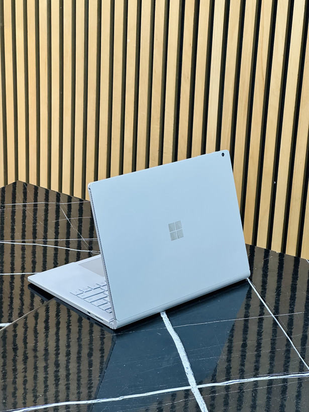 لپ تاپ مایکروسافت سرفیس بووک2 13.5اینچ laptop microsoft surface book2 13.5 inch ram :16-ssd512cpu:i7.GPU:2GB