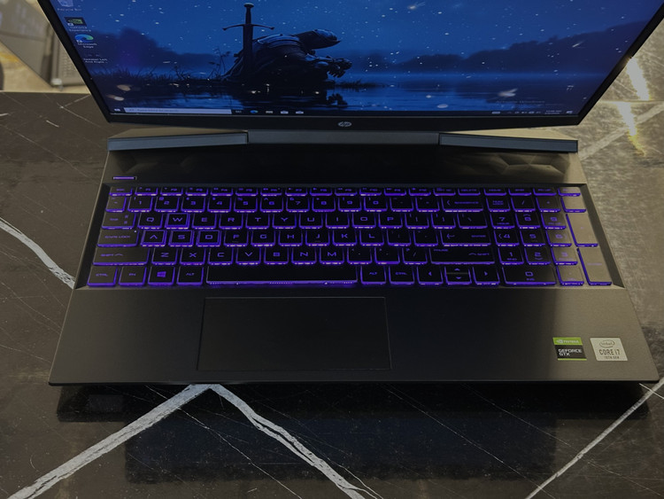 لپ تاپ اچ چی مدلram:16 ssd:512GB cpu:i7 gpu:4GBGTX1650 Pavilion Gaming 15-dk1037tx