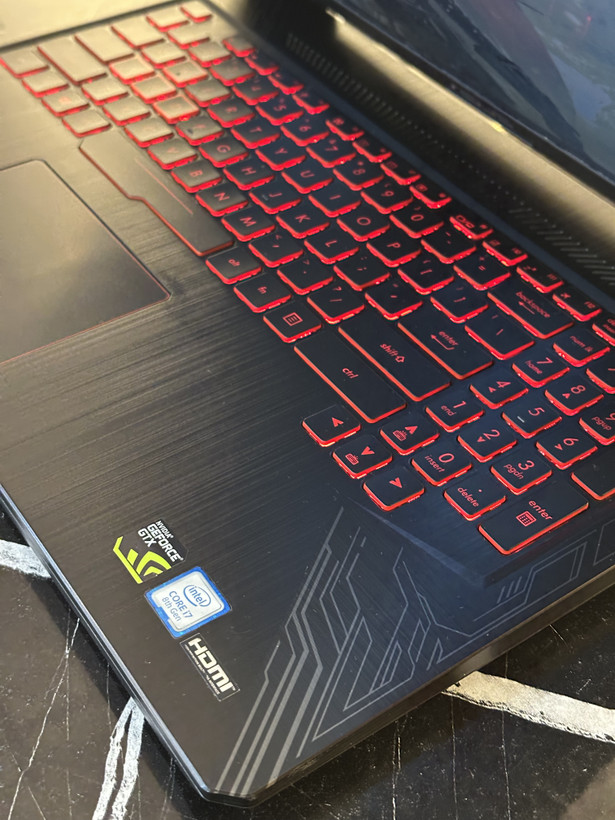 لپ تاپ ایسوس گیمینگ مدل ram:16 ssd:512GB cpu:i7 gpu:6GBGTX1060 ASUS TUF FX504