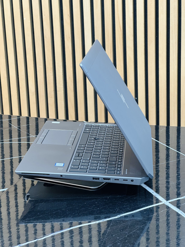 لپ تاپ استوک اچپی RAM;16 SSD:512 CPU:i7 gpu: 4GB HP ZBook 15 G5