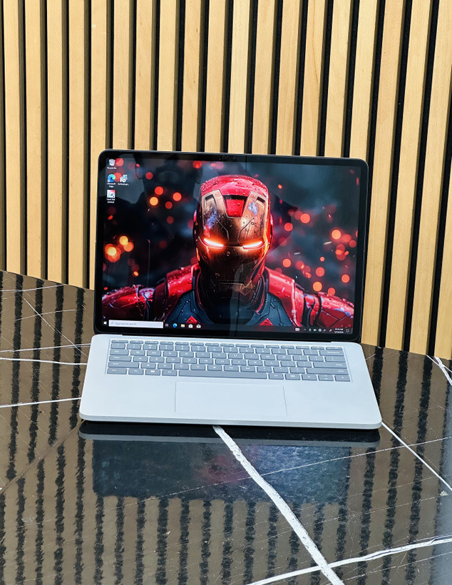 لپ تاپ مایکروسافت Surface Laptop Studio مدل ۱۱۳۷۰H ظرفیت ۱ ترابایت با ۳۲ گیگابایت رم و گرافیک RTX 3050 Ti