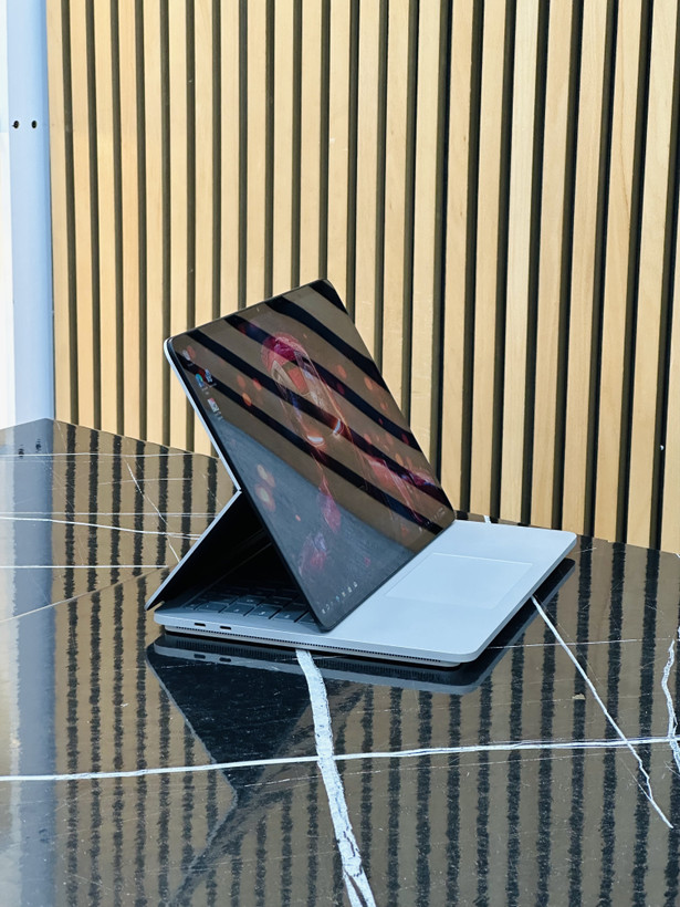 لپ تاپ مایکروسافت Surface Laptop Studio مدل ۱۱۳۷۰H ظرفیت ۱ ترابایت با ۳۲ گیگابایت رم و گرافیک RTX 3050 Ti
