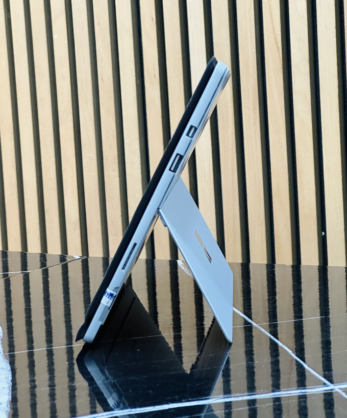 تبلت مایکروسافت سرفیس پرو 6(استوک+کیبورد)surface pro 6 ram:8 ssd;256 cpu:i5
