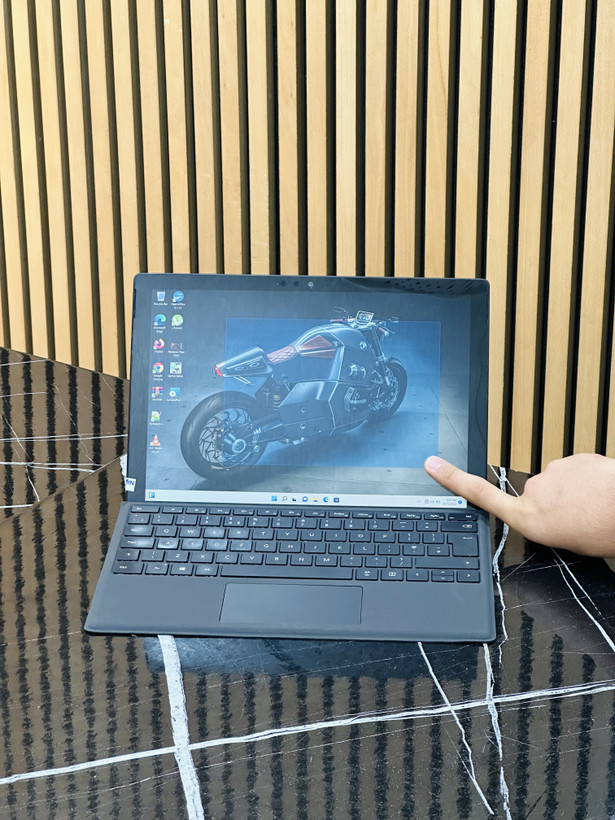 تبلت مایکروسافت سرفیس پرو 6(استوک+کیبورد)surface pro 6 ram:8 ssd;256 cpu:i5