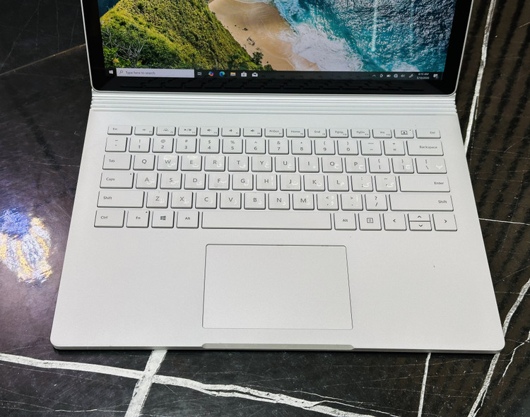 لپ تاپ مایکروسافت سرفیس بووک2 13.5اینچ laptop microsoft surface book2 13.5 inch ram :16-ssd:1TB cpu:i7.GPU:2GB