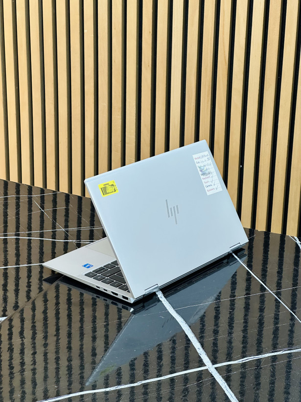 لپ تاپ اچپی EliteBook x360 1040 G8 ظرفیت ۲۵۶ گیگابایت با ۱۶ گیگابایت رم و صفحه لمسی سی پی یو i5