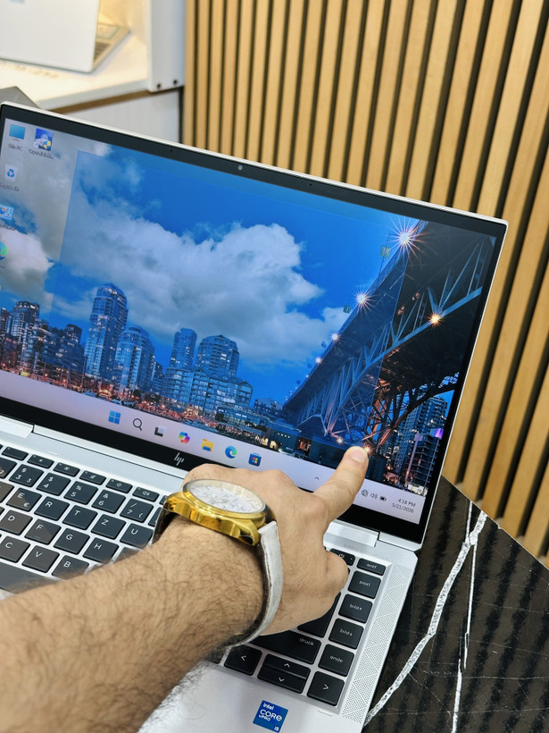 لپ تاپ اچپی EliteBook x360 1040 G8 ظرفیت ۲۵۶ گیگابایت با ۱۶ گیگابایت رم و صفحه لمسی سی پی یو i5
