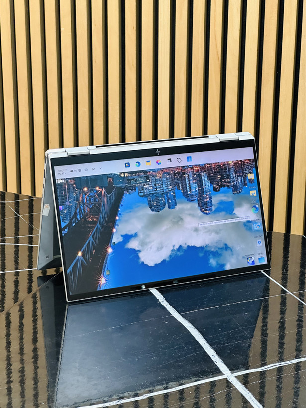 لپ تاپ اچپی EliteBook x360 1040 G8 ظرفیت ۲۵۶ گیگابایت با ۱۶ گیگابایت رم و صفحه لمسی سی پی یو i5