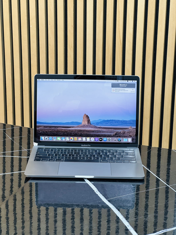 لپ تاپ اپل مک بوک پرو ۲۰۱۹ با پردازنده Core i5 حافظه ۲۵۶ گیگابایت رم ۸ گیگابایت سایز ۱۳.۳ اینچ