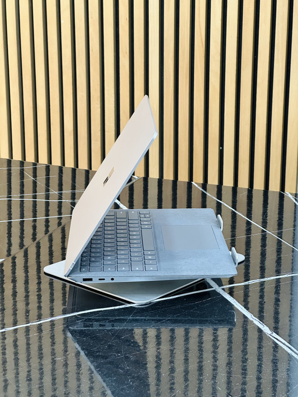 لپ تاپ استوک مایکروسافت CPU:i7 ram:16 ssd:512 SURFACE LAPTOP 1