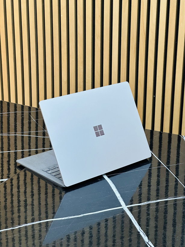 لپ تاپ استوک مایکروسافت CPU:i7 ram:16 ssd:512 SURFACE LAPTOP 1