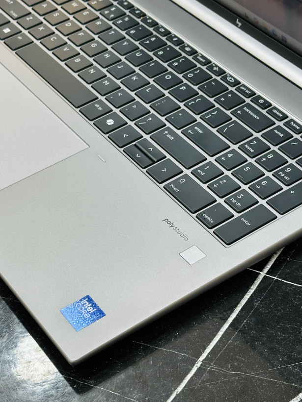 لپ تاپ 16 اینچی ورکاستیشن HP مدل ZBook Firefly G11 - 155H / 16 گیگابایت / 1000 گیگابایت / RTX A500 4GB