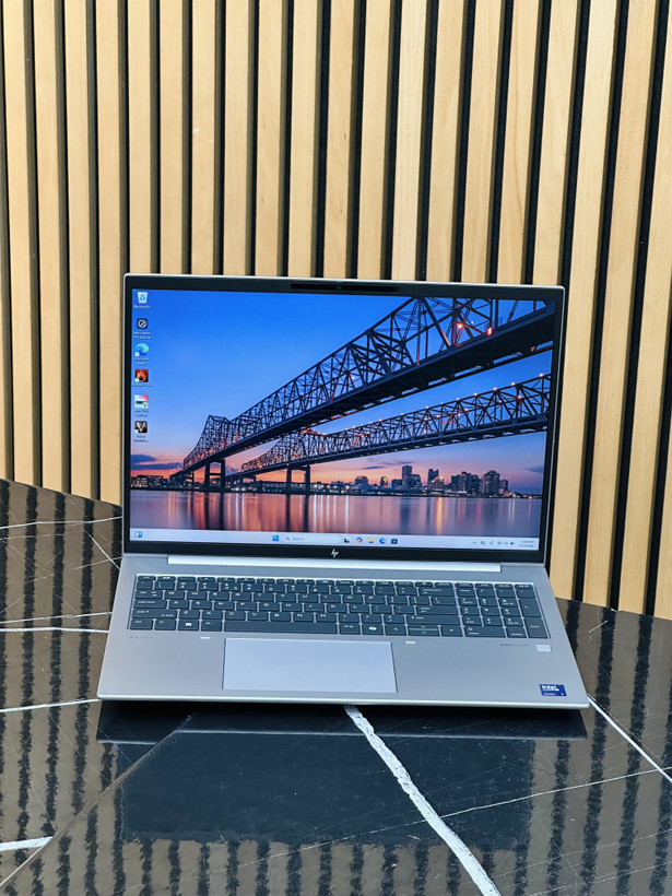 لپ تاپ 16 اینچی ورکاستیشن HP مدل ZBook Firefly G11 - 155H / 16 گیگابایت / 1000 گیگابایت / RTX A500 4GB