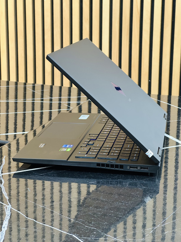 لپ تاپ گیمینگ اچپی OMEN 16 مدل i7-11800H با ۳۲ گیگابایت رم و 8 گیگ گرافیک و 1 ترابایت SSD