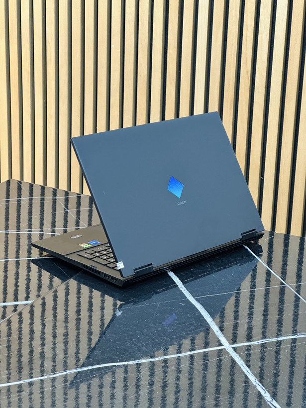 لپ تاپ گیمینگ اچپی OMEN 16 مدل i7-11800H با ۳۲ گیگابایت رم و 8 گیگ گرافیک و 1 ترابایت SSD