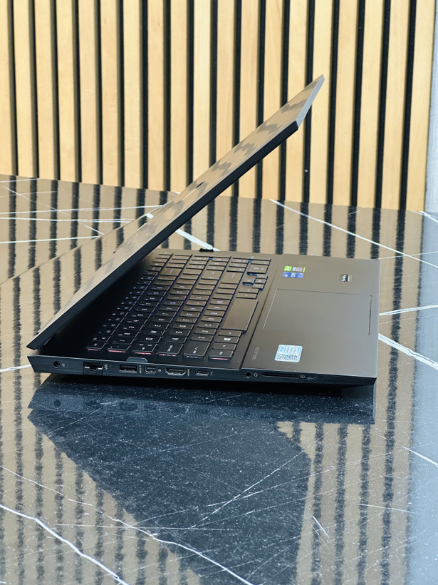 لپ تاپ گیمینگ اچپی OMEN 16 مدل i7-11800H با ۳۲ گیگابایت رم و 8 گیگ گرافیک و 1 ترابایت SSD