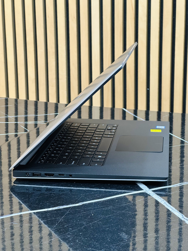 لپ تاپ دل Precision 5540 پردازنده i7 ظرفیت ۵۱۲ گیگابایت SSD با ۱۶ گیگابایت رم و ۴ گیگابایت گرافیک صفحه نمایش 4Kتاچ