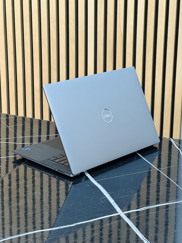 لپ تاپ دل Precision 5560 پردازنده Core i9 ظرفیت ۵۱۲ گیگابایت SSD رم ۱۶ گیگابایت گرافیک RTX A2000