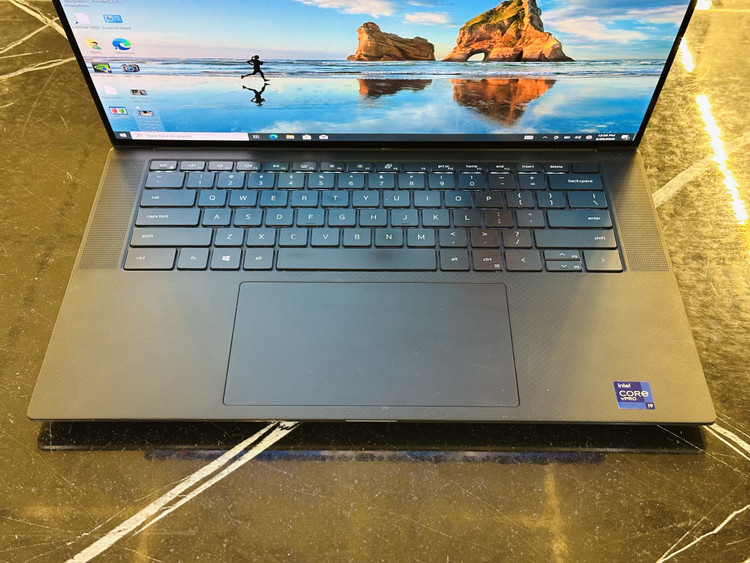 لپ تاپ دل Precision 5560 پردازنده Core i9 ظرفیت ۵۱۲ گیگابایت SSD رم ۱۶ گیگابایت گرافیک RTX A2000