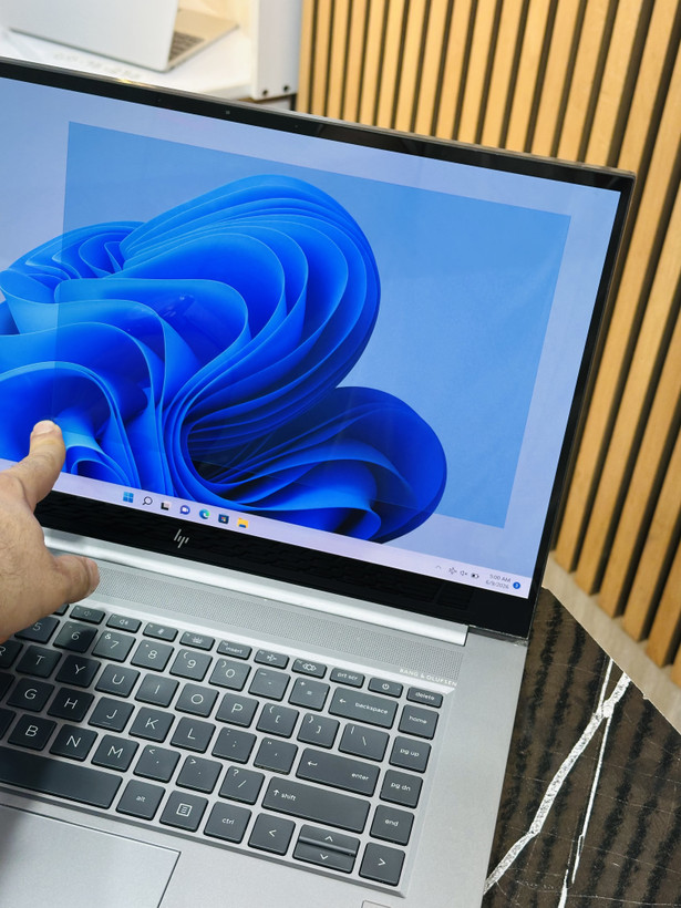 لپ تاپ اچپی ZBook Studio G8 ظرفیت ۵۱۲ گیگابایت با ۳۲ گیگابایت رم و گرافیک RTX 3070 لمسی ۱۵.۶ اینچ